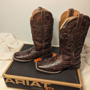 NWT Ariat Cassidy Boots